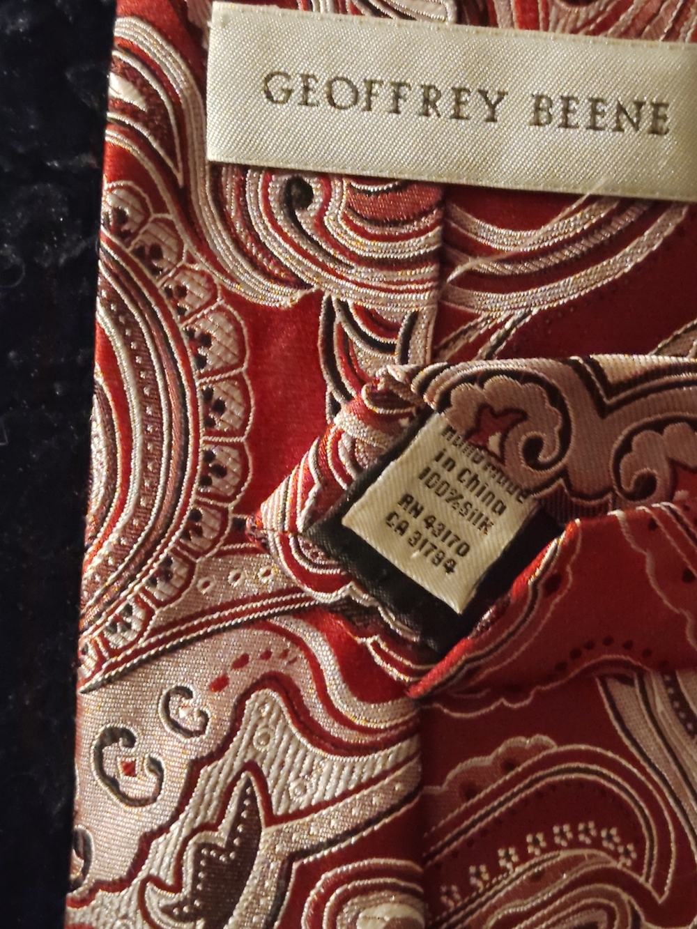 Geoffrey Beene Red and Cream Paisley Silk Tie